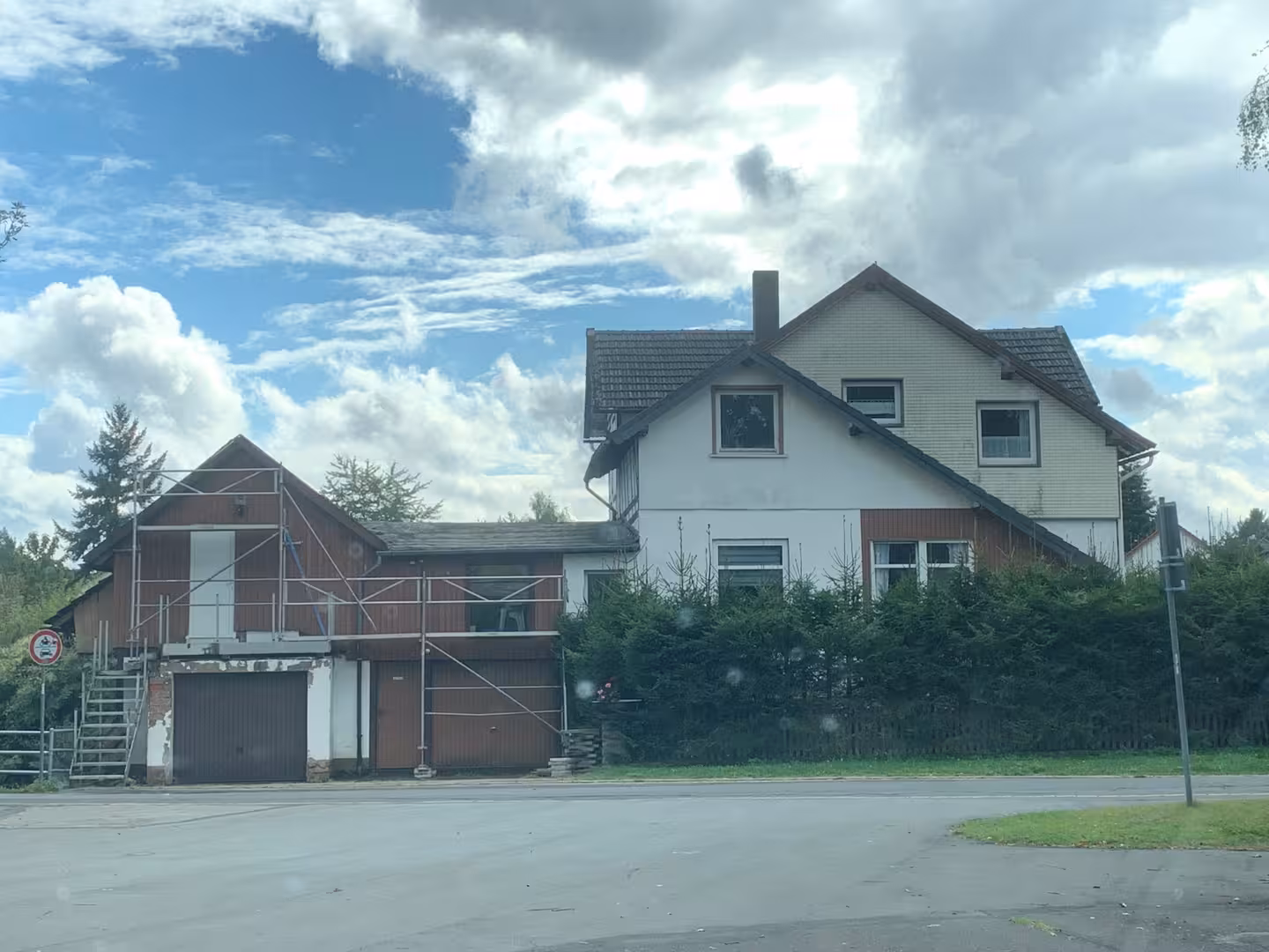 Wohn-/Geschäftshaus in Dassel - Bild 1