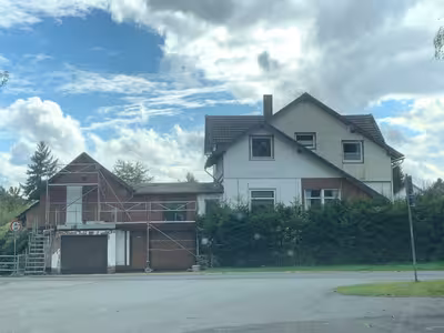 Wohn-/Geschäftshaus in Mackenser Str. 30, 37586 Dassel - Bild 1