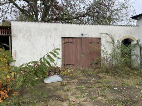 Einfamilienhaus, mit Wirtschaftsgebäude und Lagergebäude in Wanzleben-Börde - Bild 1