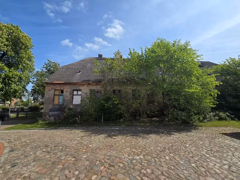Denkmalgeschütztes, ehemaliges Wirtschaftshaus in Woggersin - Bild 2