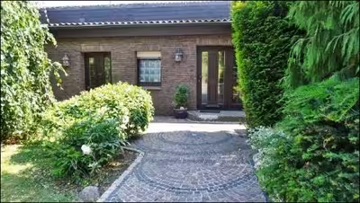 Einfamilienhaus mit Einliegerwohnung, Doppelgarage in Zehlendorfer Straße 3, 00000 Herten - Bild 1