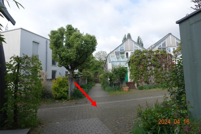 Reihenendhaus mit Stellplatz im Freien und in der Tiefgarage in Stuttgart - Bild 2
