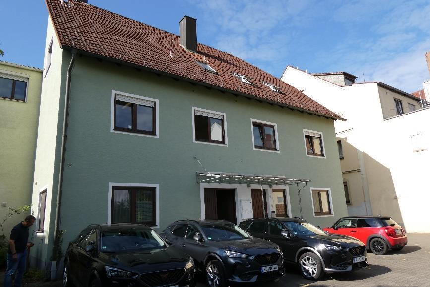 Wohn- und Geschäftshaus und unbebautes Baugrundstück in Rottendorf - Bild 2