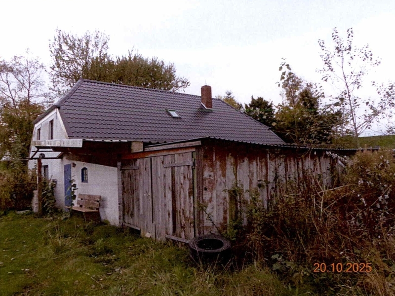 Älteres Einfamilienhaus mit Anbauten und Garage in Brunsbüttel - Bild 2