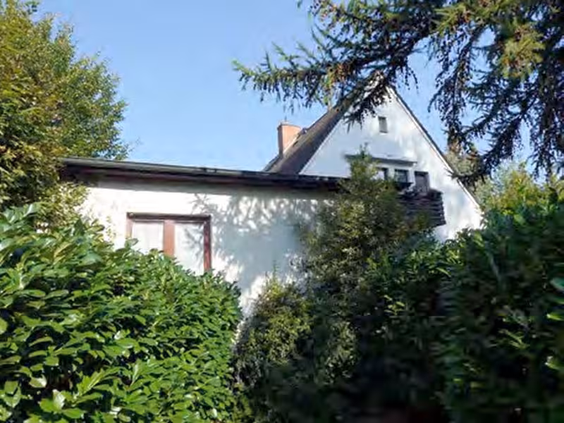 Wohnhaus mit 3 Wohneinheiten und Garagengebäude in Hamburg - Bild 4