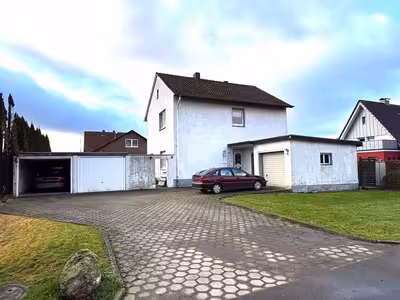 Zweifamilienhaus mit 3 Garagen in Obernackernstraße 42, 32278 Kirchlengern - Bild 1