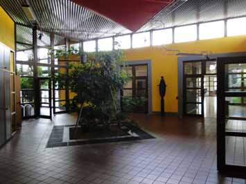 Grundstück bebaut mit Verwaltungsgebäude u.a. in Veitshöchheim - Bild 2