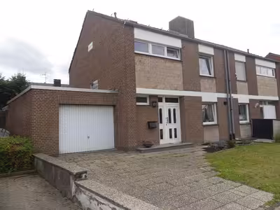 Einfamiliendoppelhaushälfte in Benrader Straße 79, 47918 Tönisvorst, St. Tönis - Bild 1