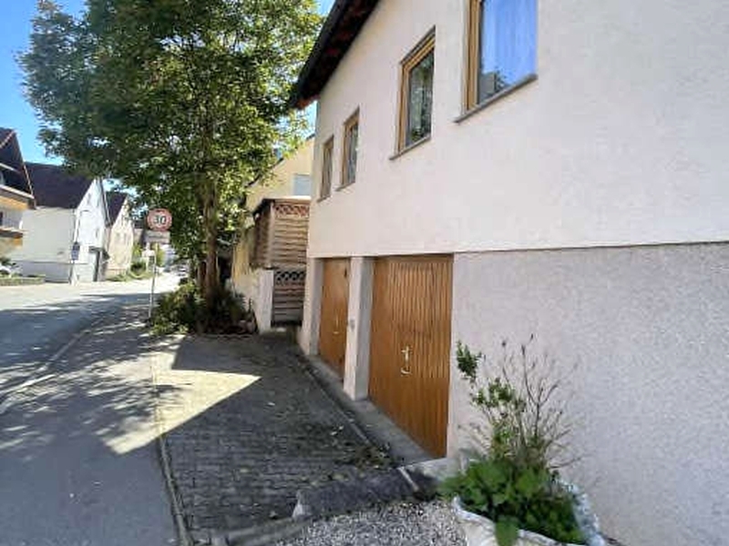 Zweifamilienhaus mit Doppelgarage in Entringen - Bild 2