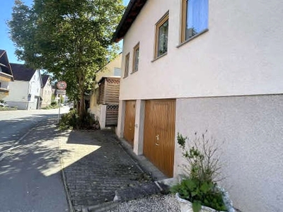 Zweifamilienhaus mit Doppelgarage in Herrenberger Straße 43, 72119 Ammerbuch OT Entringen - Bild 2