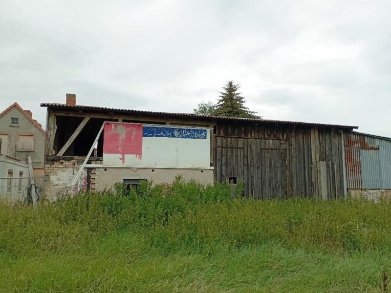 Einfamilienhaus (unbewohnbar durch Brand) und abbruchreife Ruine in Demmin - Bild 4