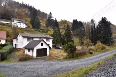 Einfamilienhaus in Hüttengrunder Bergstraße, 96515 Sonneberg, OT Hüttengrund - Bild 2