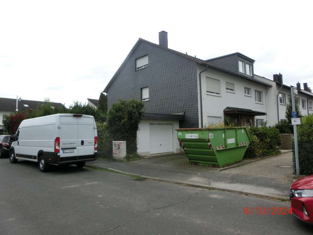 Garage, Einfamilienhaus, Reihenhaus, Anteile an Garagenhoffläche, Zuwegungen und Grünflächen in Siegburg - Bild 4