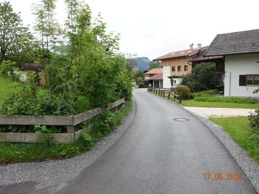 Einfamilienhaus mit zwei Garagen in Schleching - Bild 3