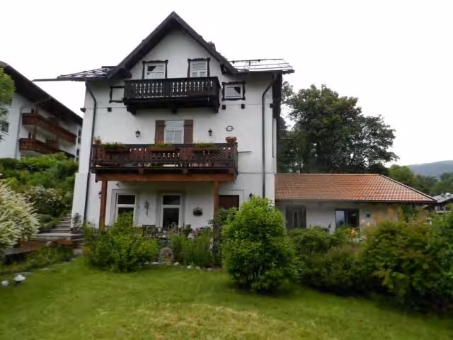 Einfamilienwohnhaus, Carport mit Nebenraum in Oberschönau - Bild 4