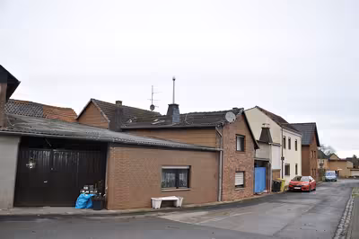 Zweifamilienhaus, Garage in Hüllenweg 8, 53909 Zülpich, Linzenich - Bild 1