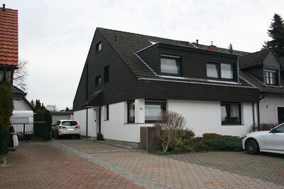 Garage, Doppelhaushälfte, (Zweifamilienhaus) in Lirichblick 46, 45359 Essen, Bedingrade - Bild 2