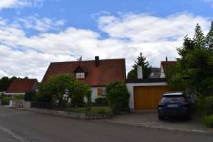Einfamilienhaus mit Werkstatt-/Garagengebäude in Großmehring - Bild 4