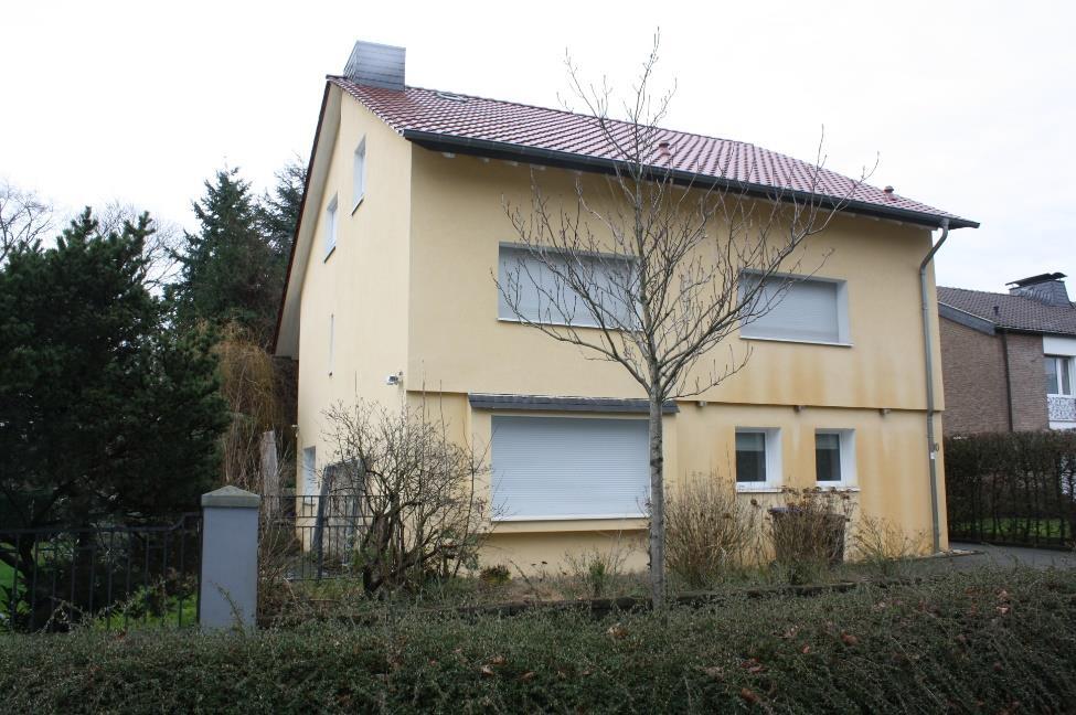 Garage, Kfz-Stellplatz, Einfamilienhaus in Langenfeld (Rheinland) - Bild 3