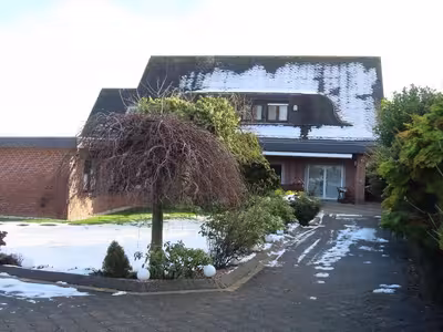 Garage, Einfamilienhaus in Krefelder Straße 106, 52146 Würselen - Bild 1