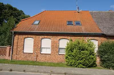 Einfamilienwohnhaus mit Nebengebäuden in Dorfstraße 17a, 17192 Torgelow am See - Bild 1