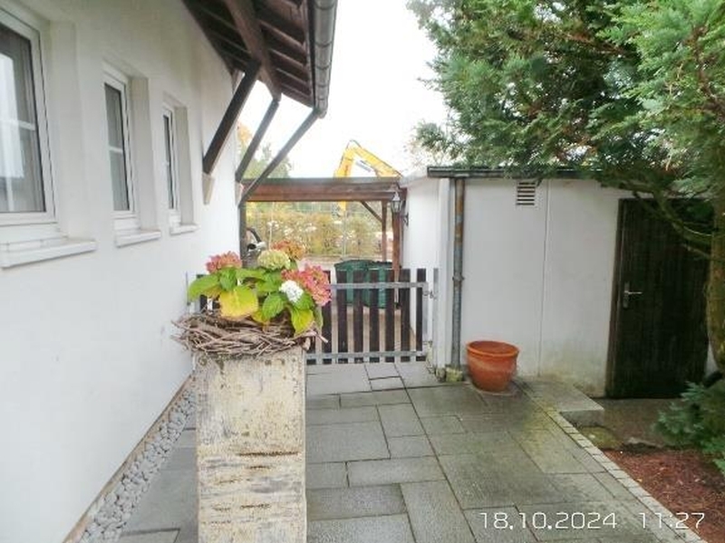 Einfamilienhaus mit Doppelgarage und Doppelcarport in Eckwälden - Bild 3