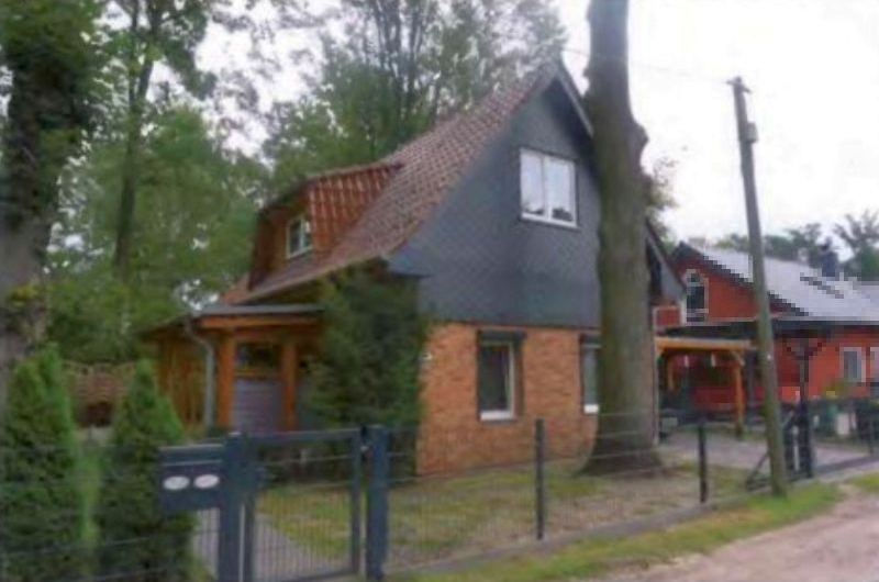 Einfamilienhaus mit Carport und Nebengebäude in Zossen - Bild 2