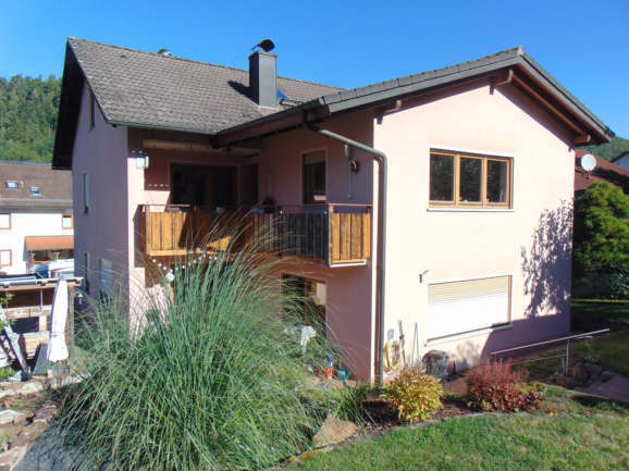 Zweigeschossiges Zweifamilienwohnhaus mit Garage in Gemünden am Main - Bild 1
