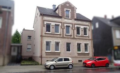 Mehrfamilienhaus mit Anbau und Nebengebäude in König-Ludwig-Straße 67, 45663 Recklinghausen - Bild 1