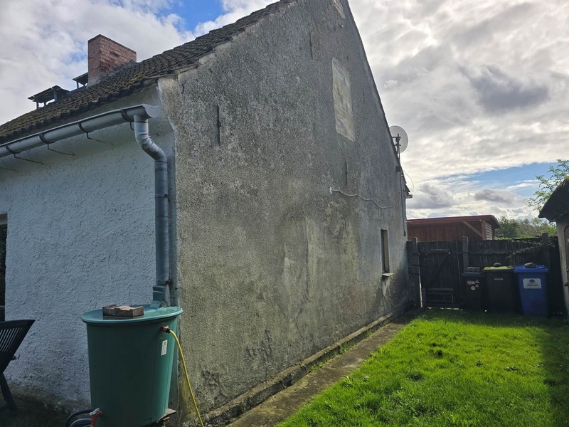 Einfamilienwohnhaus (Doppelhaushälfte) mit Nebengebäuden in Hohenmocker - Bild 1