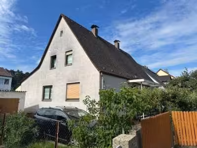 Doppelhaushälfte, Kfz-Stellplatz, Doppelhaushälfte, Kfz-Stellplatz in Erlenweg 1 und 3, 00000 Feucht - Bild 2