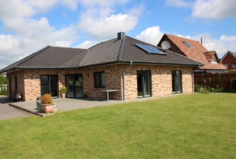Einfamilienhaus mit Doppelgarage in Gadebusch - Bild 1