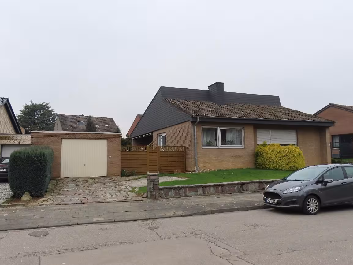 Garage, Einfamilienhaus in Jülich - Bild 1