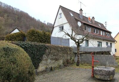 Zweifamilienhaus mit 2 integrierten Garagen in Kirchplatz 7, 73349 Wiesensteig - Bild 2