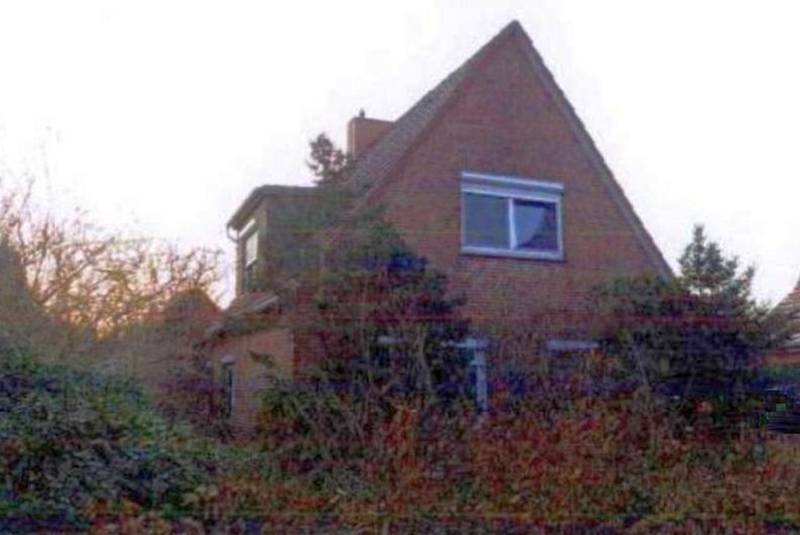 Einfamilienhaus mit Garage und Nebengebäude in Kiebitzreihe - Bild 1