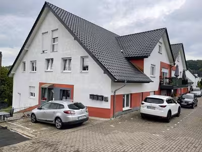 Eigentumswohnung (ab 5 Zimmer), Sondernutzungsrecht an einem Kfz-Außenstellplatz in Südring 5, 51647 Gummersbach - Bild 1
