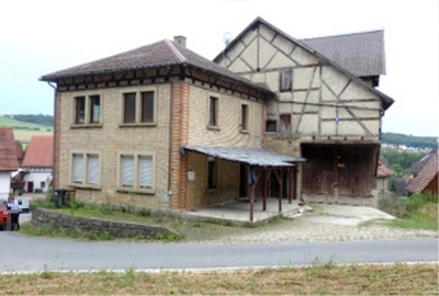 Einfamilienhaus mit Scheunenanbau in Aschhäuser Straße 3, 74214 Schöntal OT Winzenhofen - Bild 1