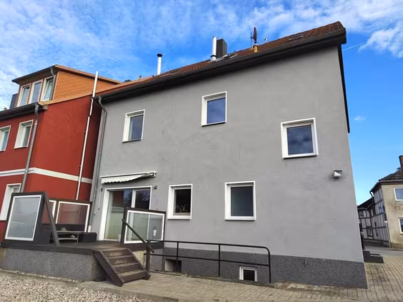 Mehrfamilienhaus mit Nebengebäude in Rehna - Bild 2