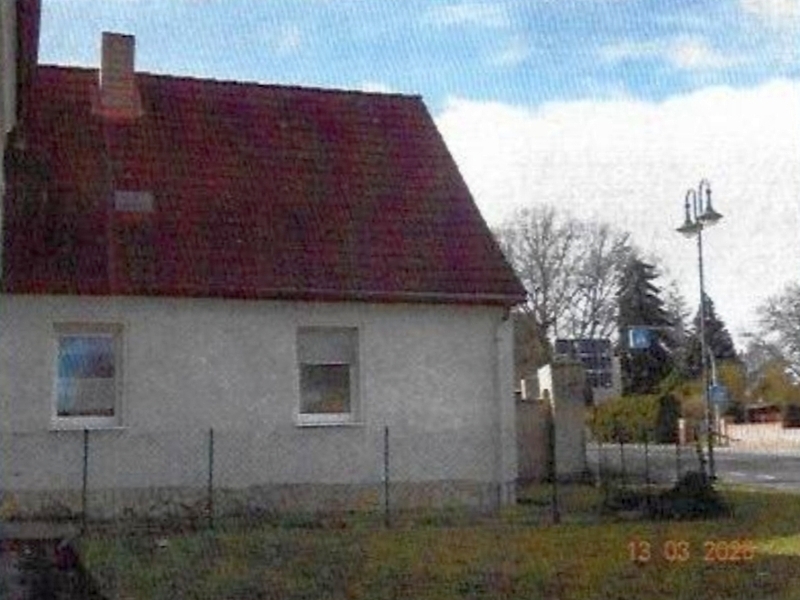 Sanierungsbedürftiges Wohnhaus mit Nebengelass in Braunsbedra - Bild 1