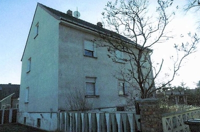 Mehrfamilienhaus mit Nebengebäuden und Doppelgarage in Torgauer Straße 58, 04938 Uebigau-Wahrenbrück OT Uebigau - Bild 2