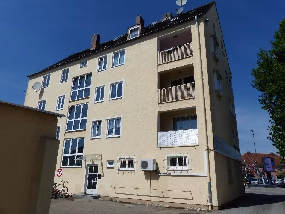 Eigentumswohnung 2 1/2 Zimmer mit Loggia, Kellerraum u. Garage in Ingolstadt - Bild 1