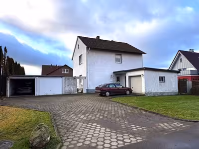 Zweifamilienhaus mit 3 Garagen in Obernackernstraße 42, 32278 Kirchlengern - Bild 2