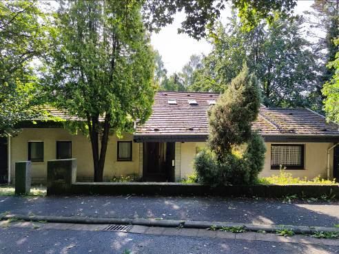 Garage, Wohnhaus mit Einliegerwohnung in Spielberg - Bild 3