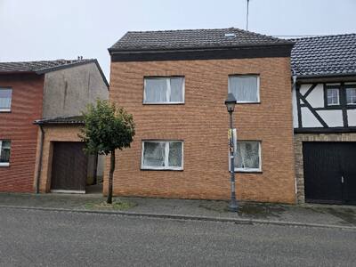 unbebautes Grundstück, unbebautes Grundstück, Kfz-Stellplatz, Einfamilienhaus in Övericher Straße 28, 53343 Wachtberg, Fritzdorf - Bild 1