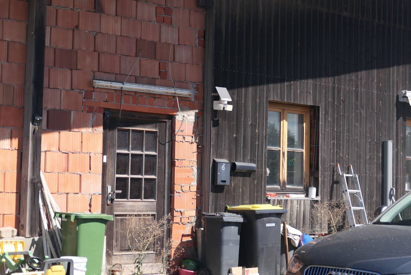 Reithalle mit Pferdeboxen, Aufenthalts- und Sanitärraum, sowie einer darüberliegenden Wohnung in Lichtenberg - Bild 2