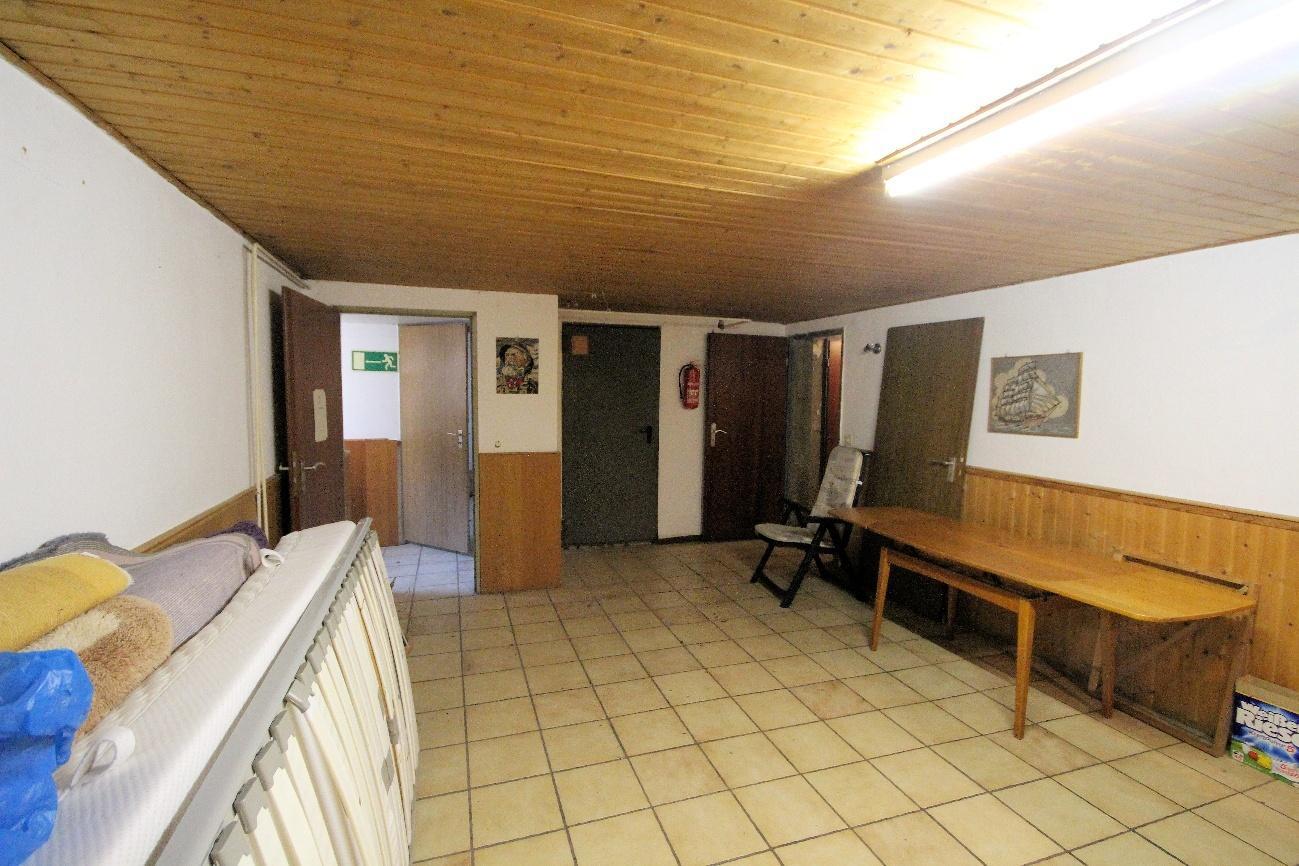 Garage, Eigentumswohnung (ab 5 Zimmer), Wohnungseigentum in einem Einfamilienhaus in Haltern am See - Bild 1