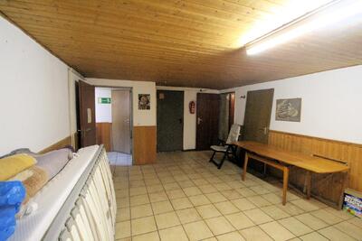 Garage, Eigentumswohnung (ab 5 Zimmer), Wohnungseigentum in einem Einfamilienhaus in Borkenbergestraße 20,22, 45721 Haltern am See, Hullern - Bild 1