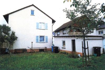 Zweifamilienhaus mit Garage in Eichenweg 2, 74177 Bad Friedrichshall - Bild 1
