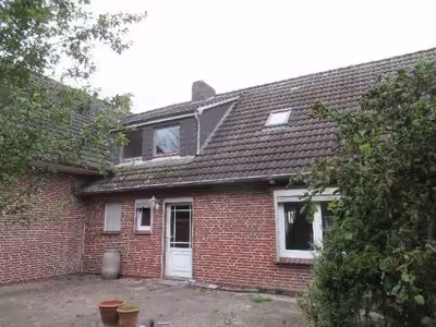 Doppelhaushälfte, mit Nebengebäude und Garage in Dorfstraße 13, 26409 Wittmund, Uttel - Bild 2