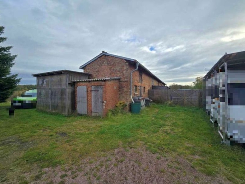 Einfamilienwohnhaus (Reihenendhaus) mit Nebengebäuden in Gelbensande - Bild 2